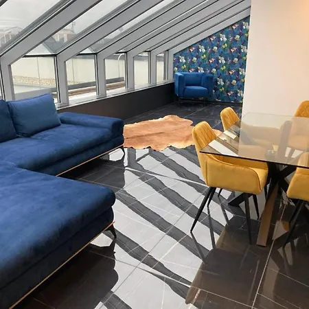 Noir Hotel- Penthouse Apartman Jacuzzival