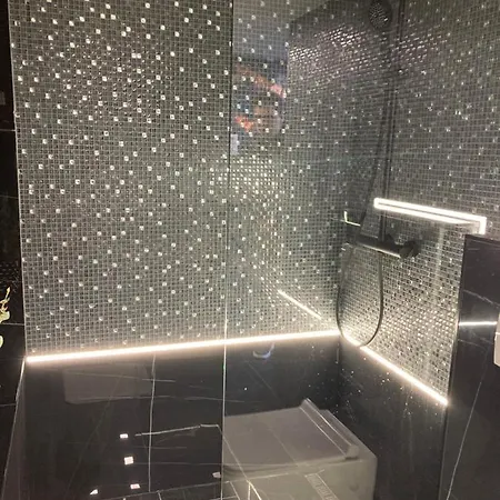 Noir Hotel- Penthouse Apartman Jacuzzival *